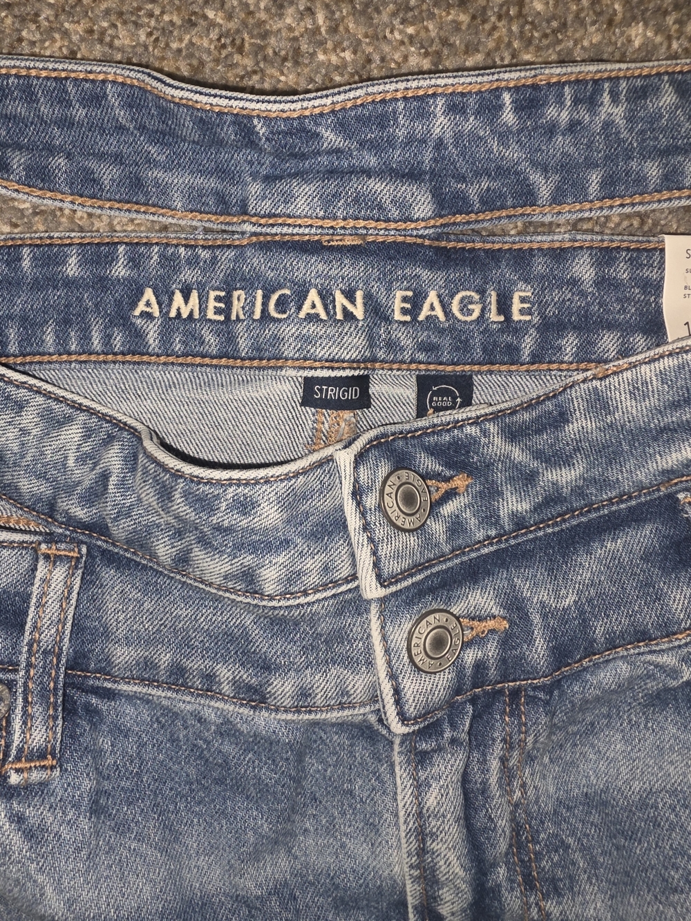 American Eagle Outfitters Women’s Light Blue Strigid High-Rise Jeans